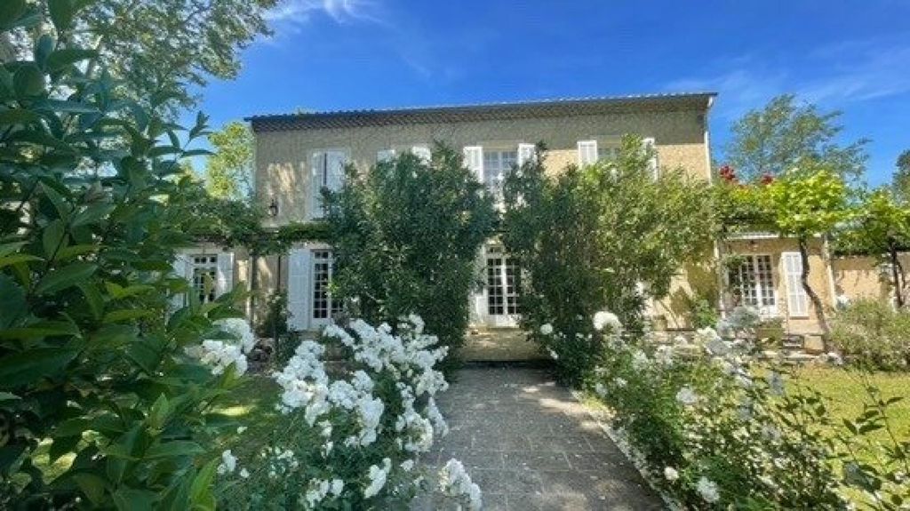 Achat maison à vendre 6 chambres 407 m² - Avignon