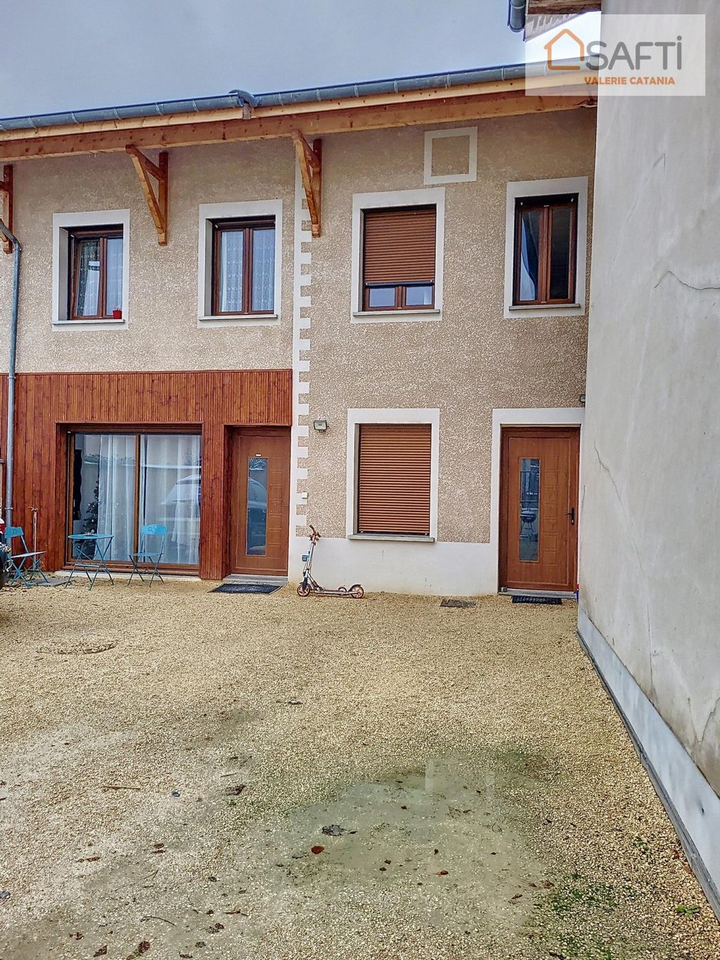 Achat appartement à vendre 4 pièces 111 m² - Saint-Étienne-de-Saint-Geoirs