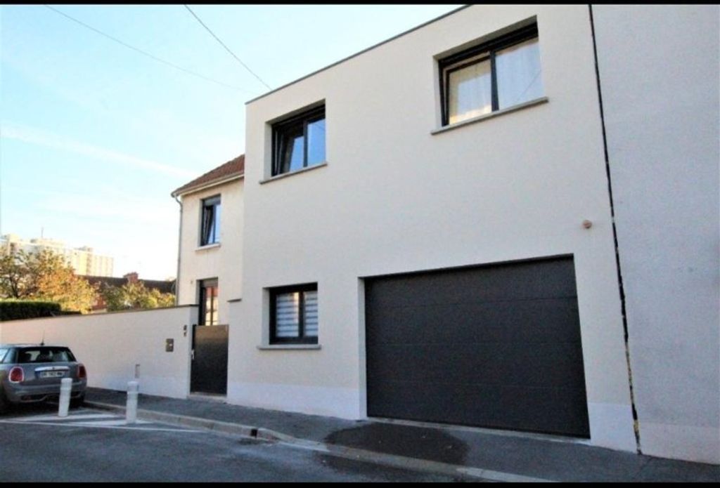 Achat maison à vendre 4 chambres 155 m² - Reims