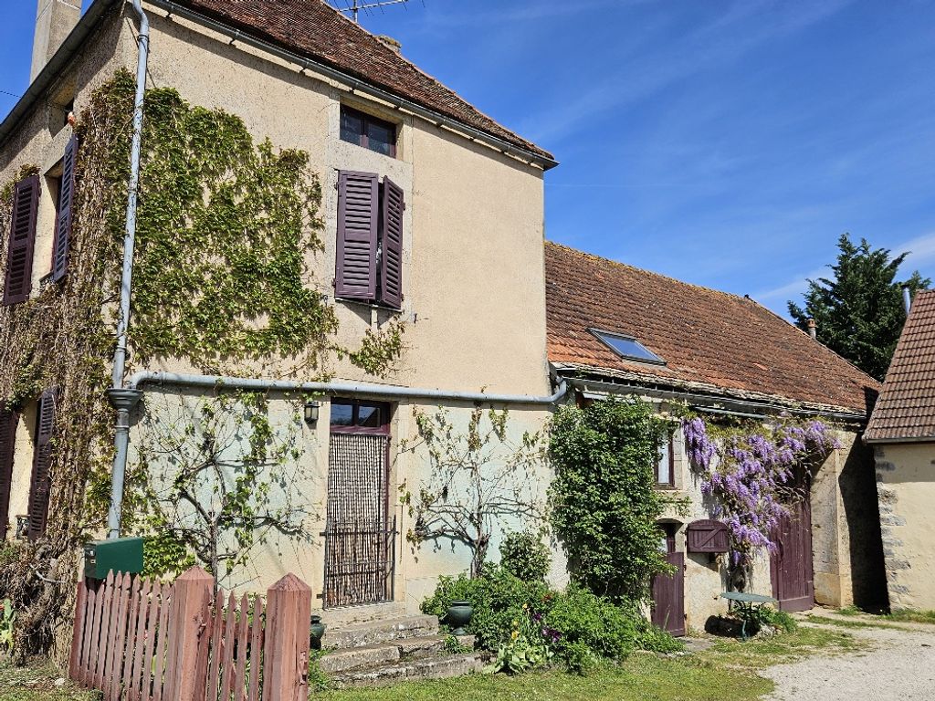 Achat maison à vendre 3 chambres 280 m² - Sainte-Sabine