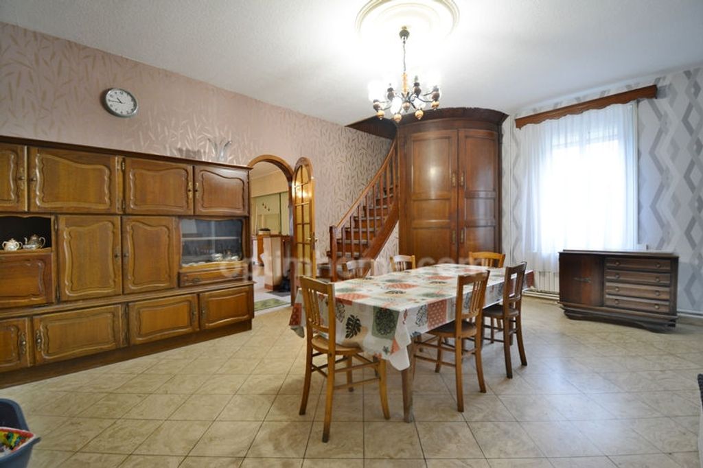 Achat maison à vendre 4 chambres 182 m² - Fresnoy-le-Grand