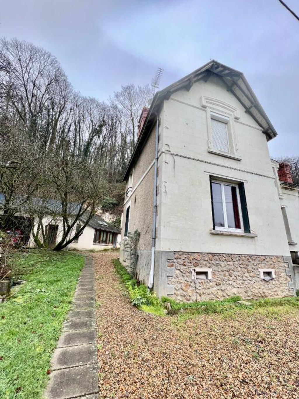 Achat maison à vendre 4 chambres 126 m² - La Chartre-sur-le-Loir