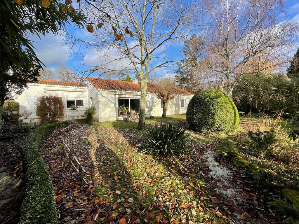 Achat maison à vendre 3 chambres 121 m² - Saint-Aignan-Grandlieu