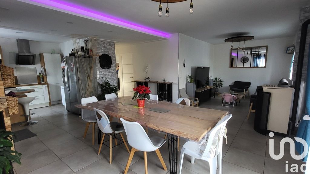 Achat maison à vendre 4 chambres 138 m² - Neuflize