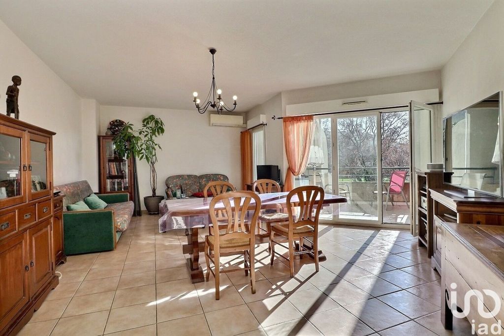 Achat appartement à vendre 3 pièces 73 m² - Saint-Cyr-sur-Mer