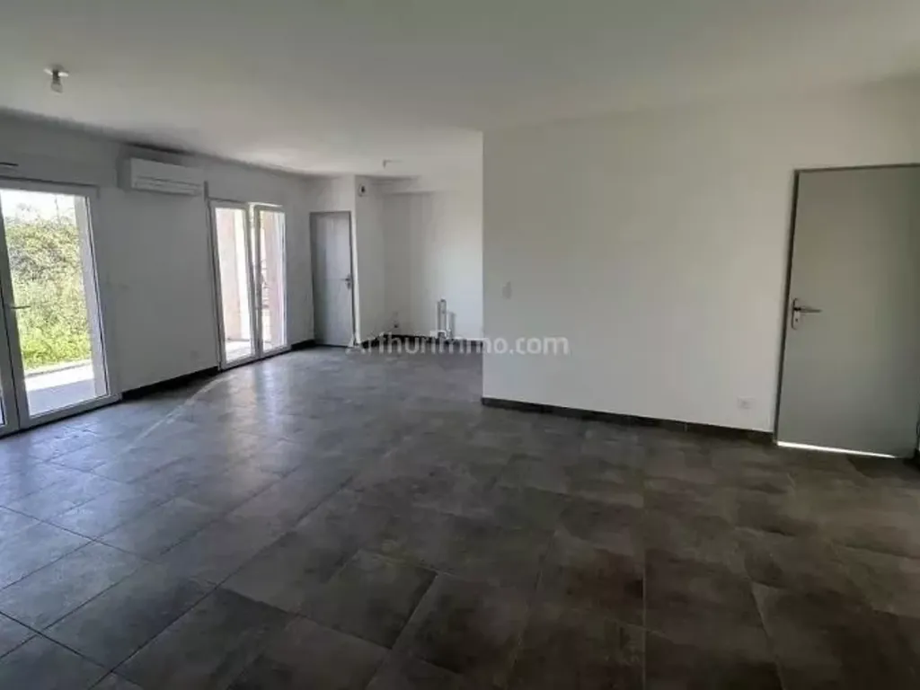 Achat appartement à vendre 2 pièces 58 m² - Trets