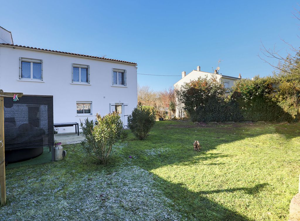 Achat maison à vendre 5 chambres 125 m² - Vergeroux