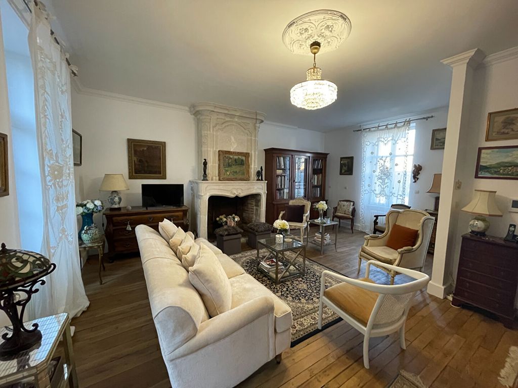 Achat maison à vendre 4 chambres 290 m² - Fontenay-le-Comte