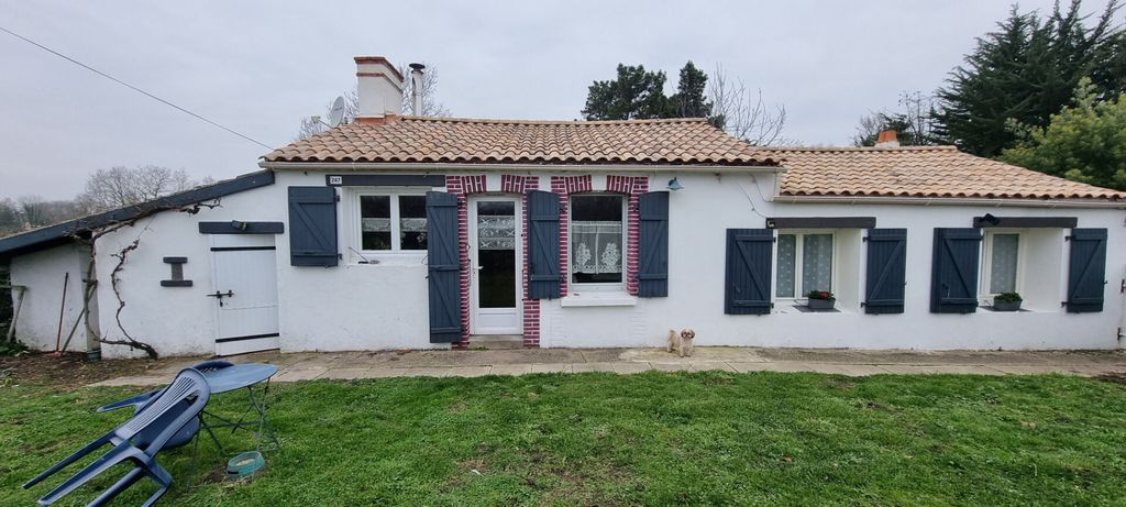 Achat maison à vendre 2 chambres 70 m² - Commequiers