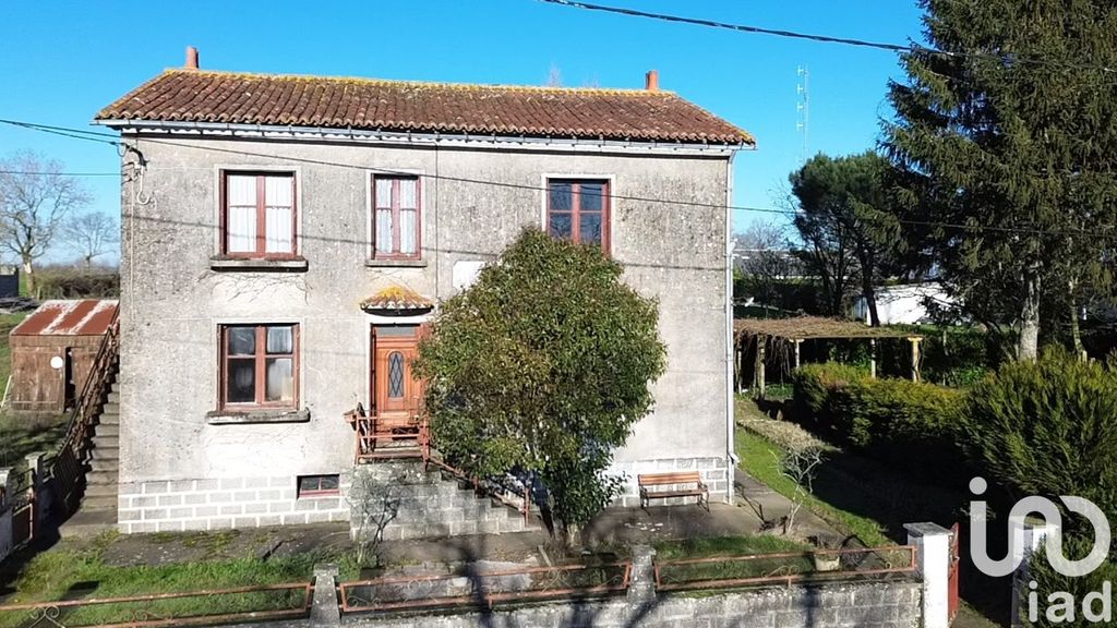 Achat maison à vendre 4 chambres 155 m² - La Chapelle-Bertrand