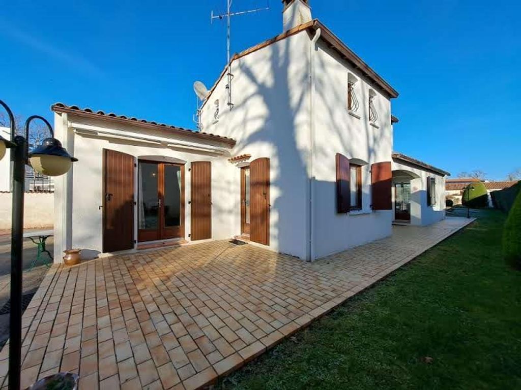 Achat maison à vendre 4 chambres 135 m² - Royan