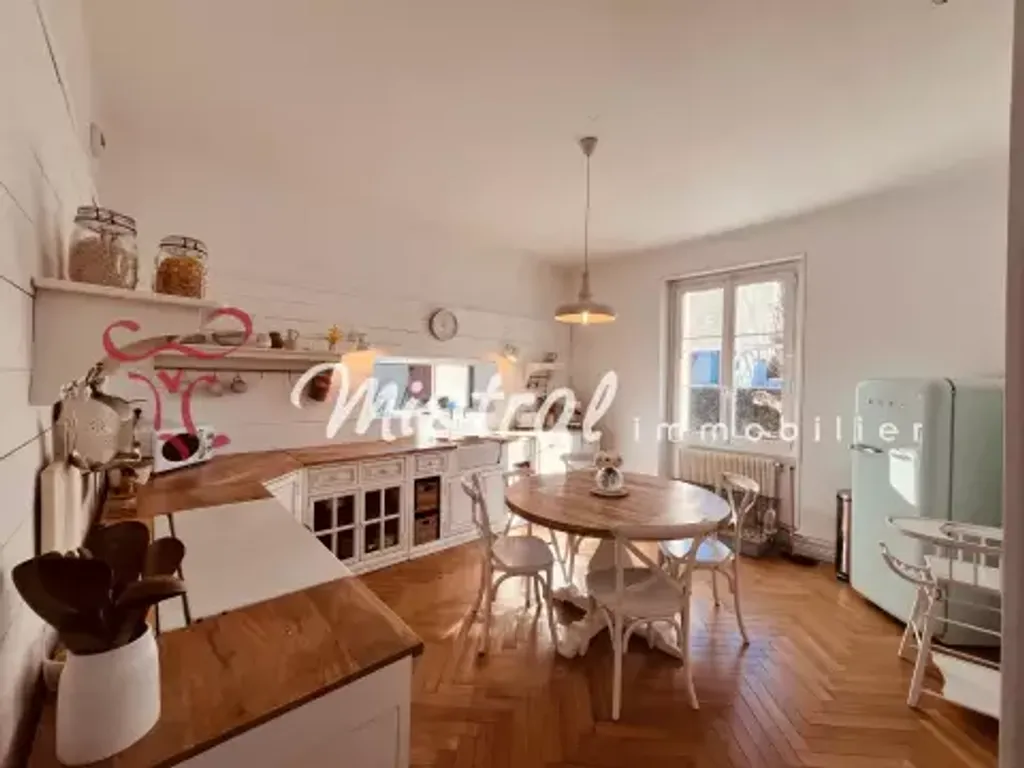 Achat maison à vendre 5 chambres 162 m² - Aigues-Mortes