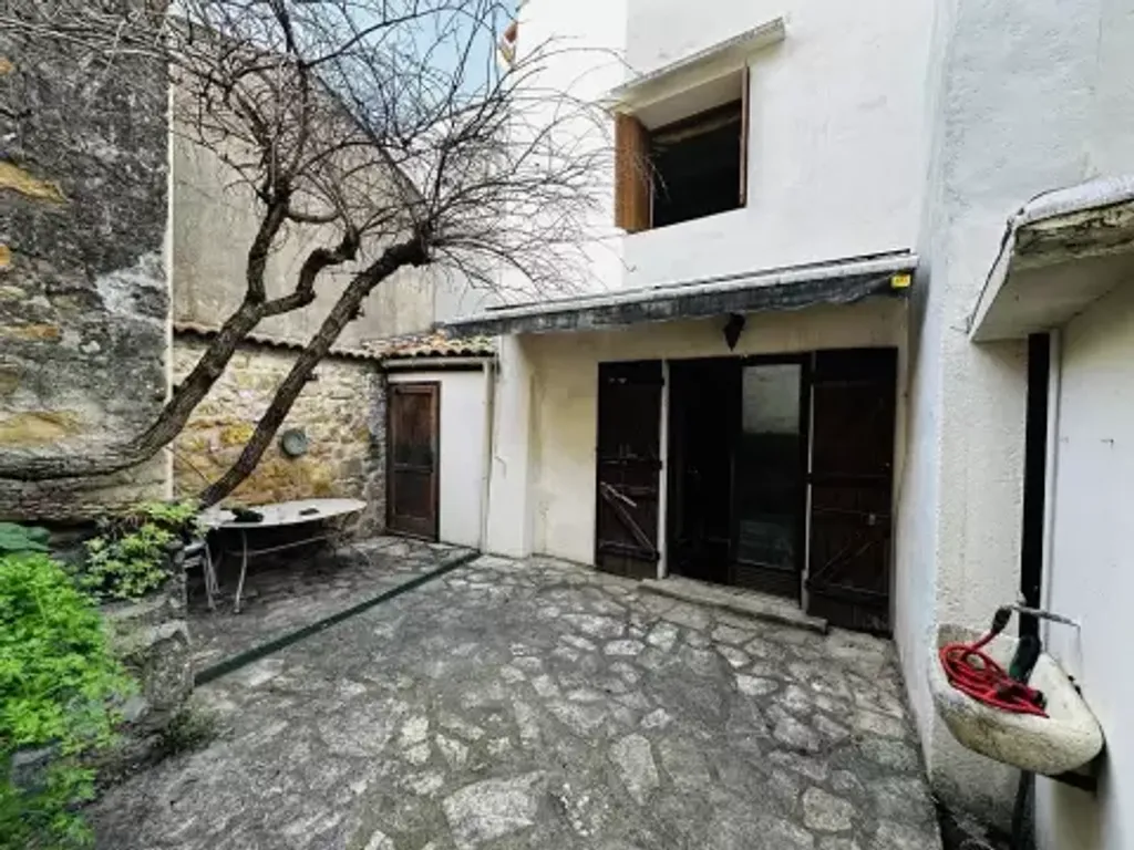 Achat maison à vendre 2 chambres 73 m² - Gignac