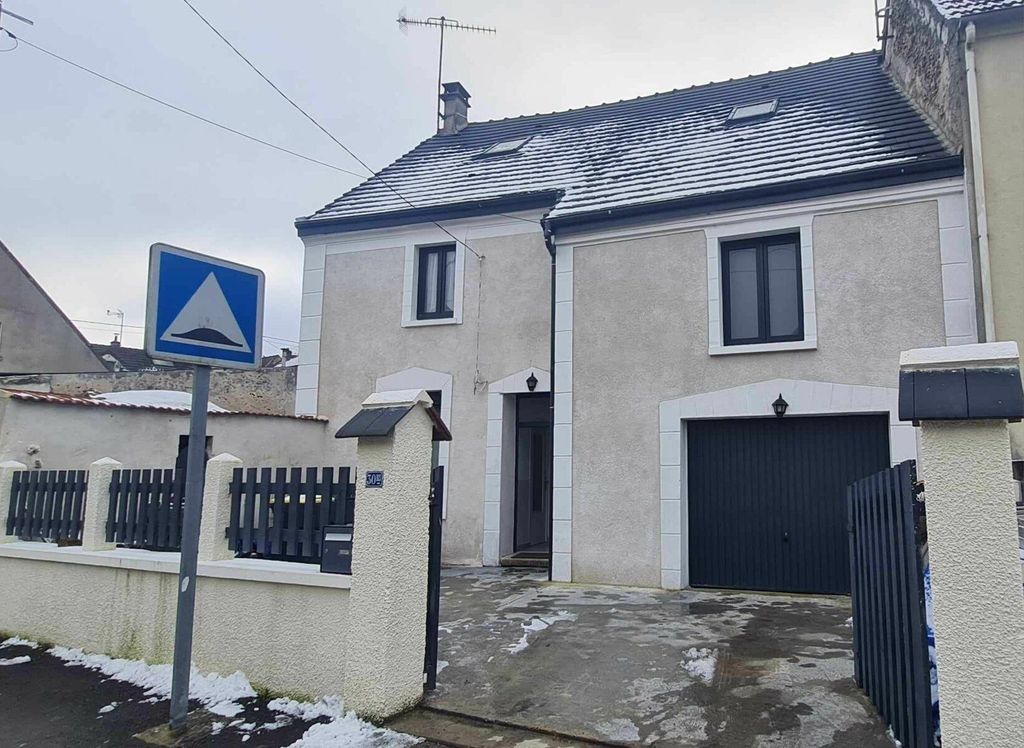 Achat maison à vendre 5 chambres 155 m² - Saâcy-sur-Marne