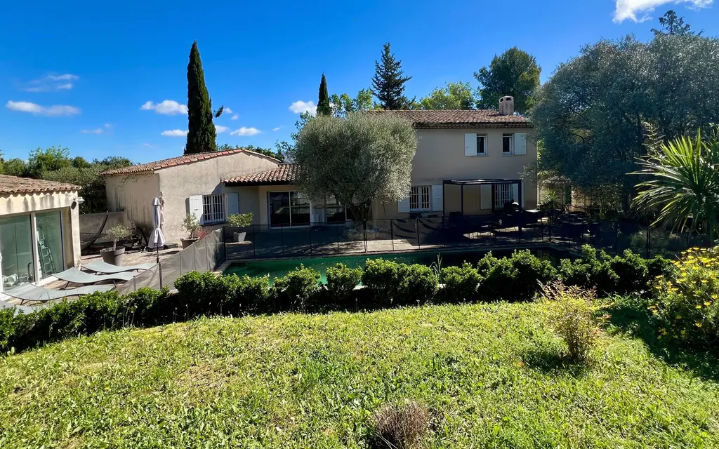 Achat maison à vendre 3 chambres 174 m² - Aubagne