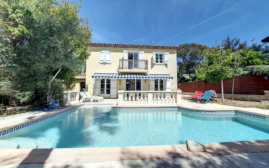 Achat maison à vendre 3 chambres 109 m² - Antibes