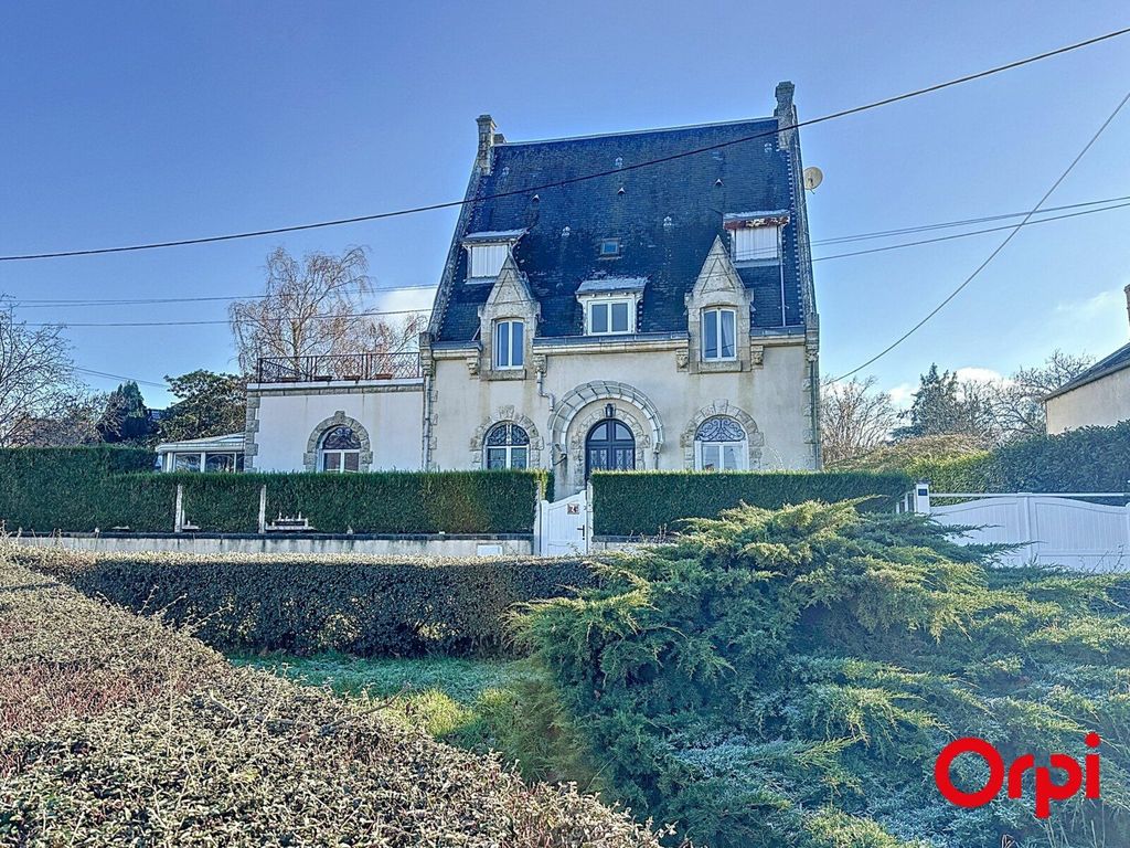 Achat maison à vendre 6 chambres 306 m² - Saint-Florent-sur-Cher