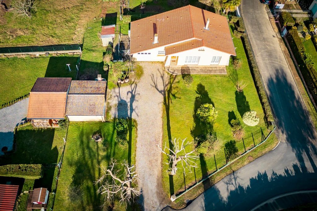 Achat maison à vendre 3 chambres 98 m² - Saint-Martin-de-Seignanx