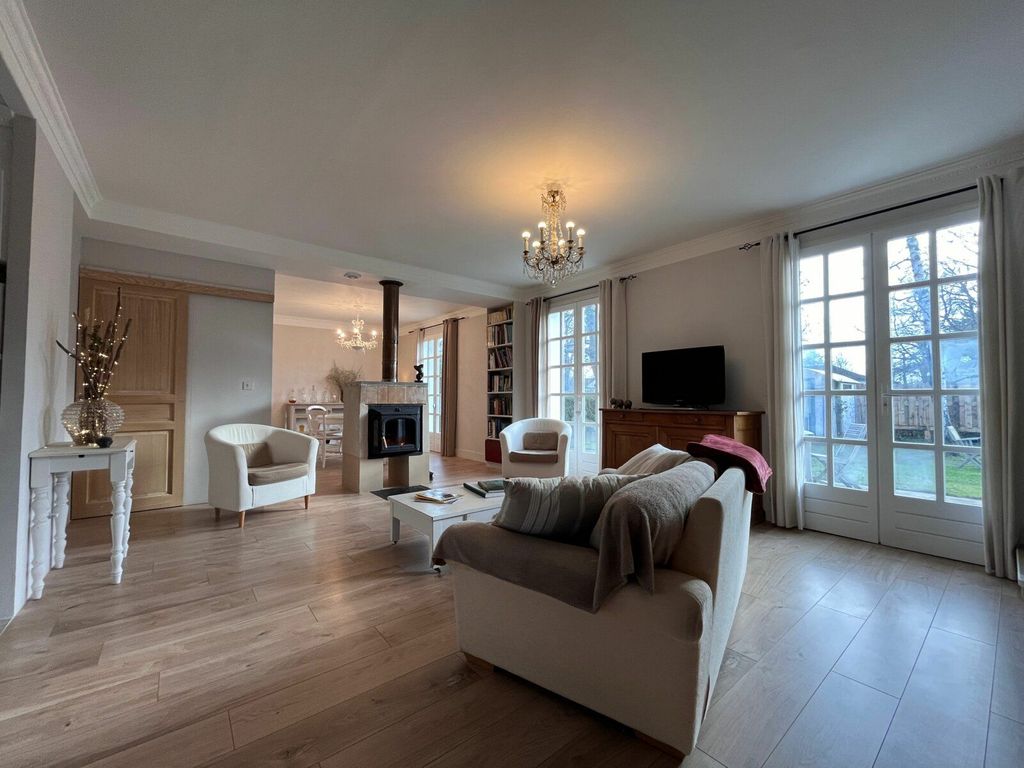 Achat maison à vendre 4 chambres 142 m² - Saint-Denis-en-Val