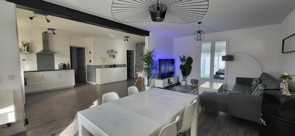 Achat maison à vendre 4 chambres 125 m² - Lunel