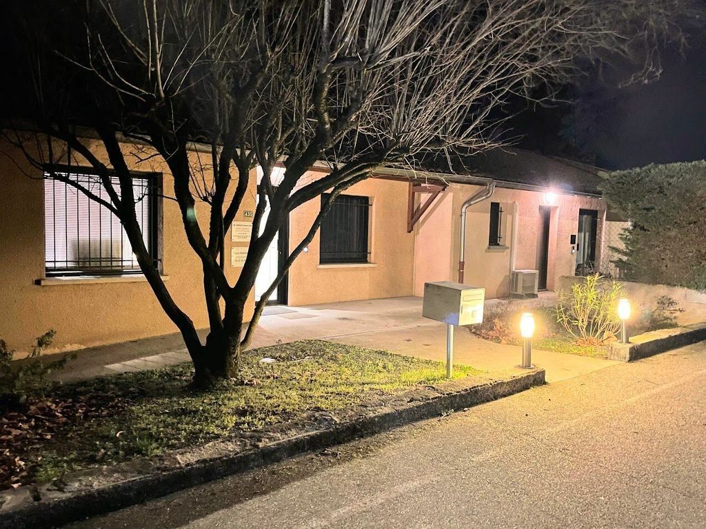 Achat maison à vendre 3 chambres 120 m² - Civrieux-d'Azergues