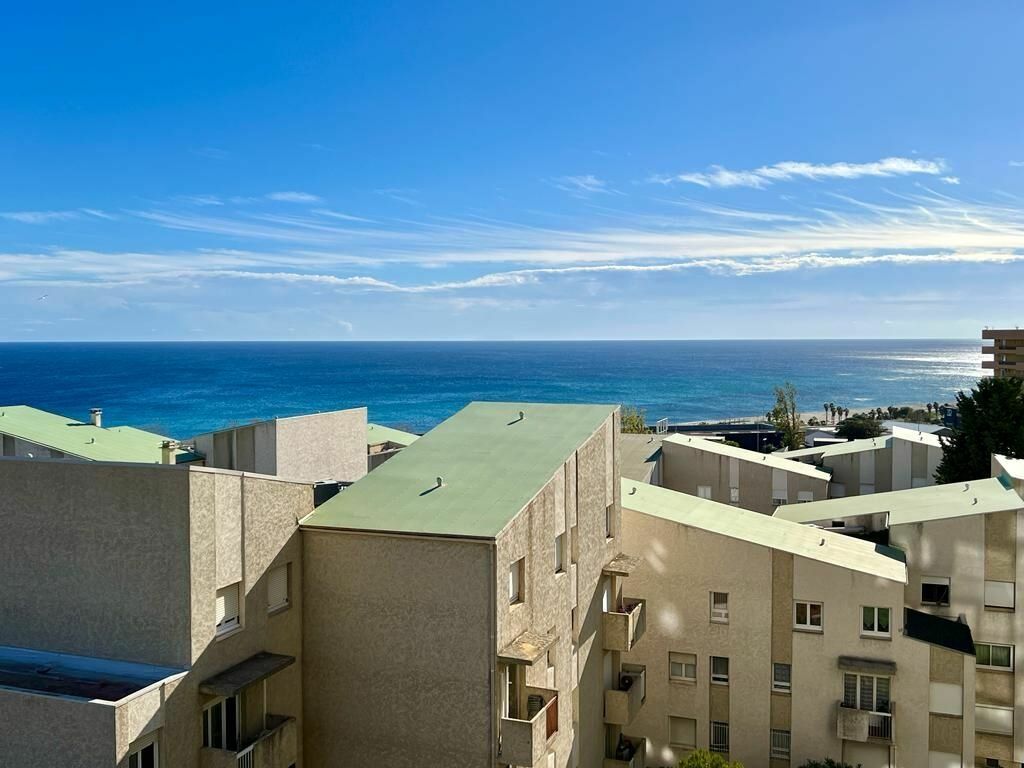 Achat appartement à vendre 3 pièces 56 m² - Bastia