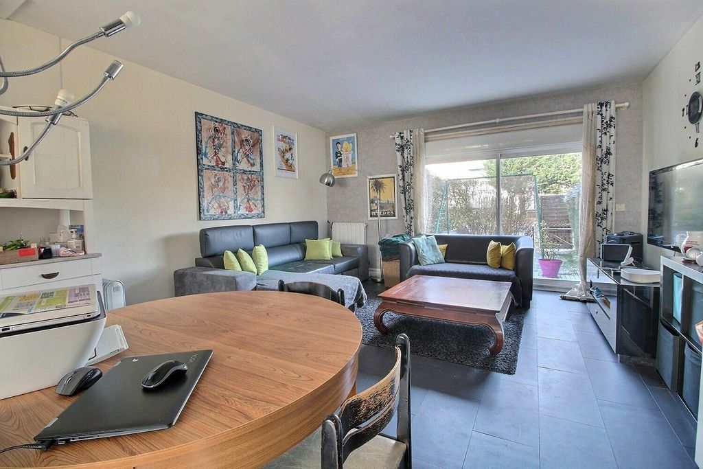 Achat maison à vendre 4 chambres 94 m² - Maurepas