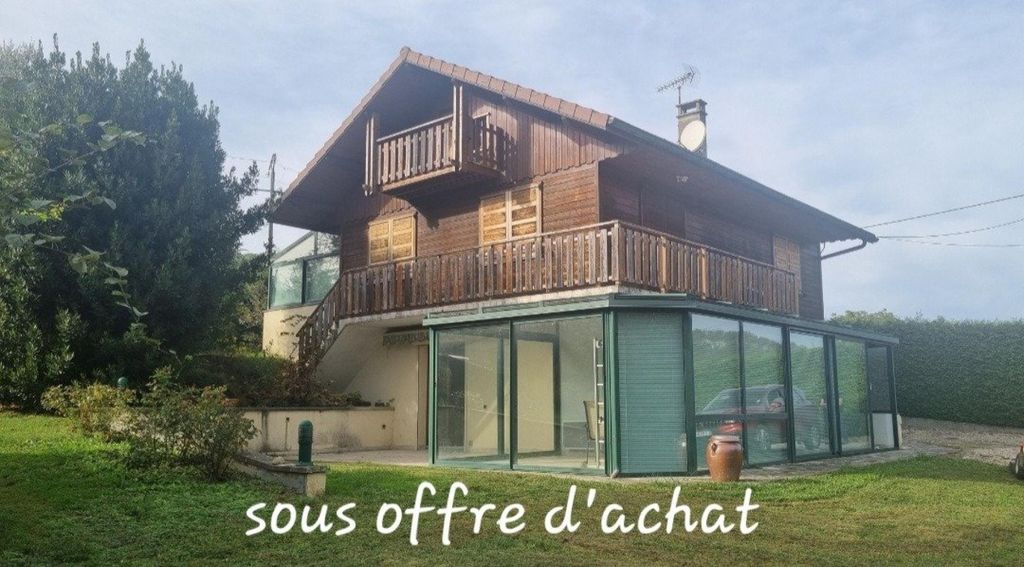 Achat maison à vendre 3 chambres 154 m² - Saint-Pierre-de-Curtille
