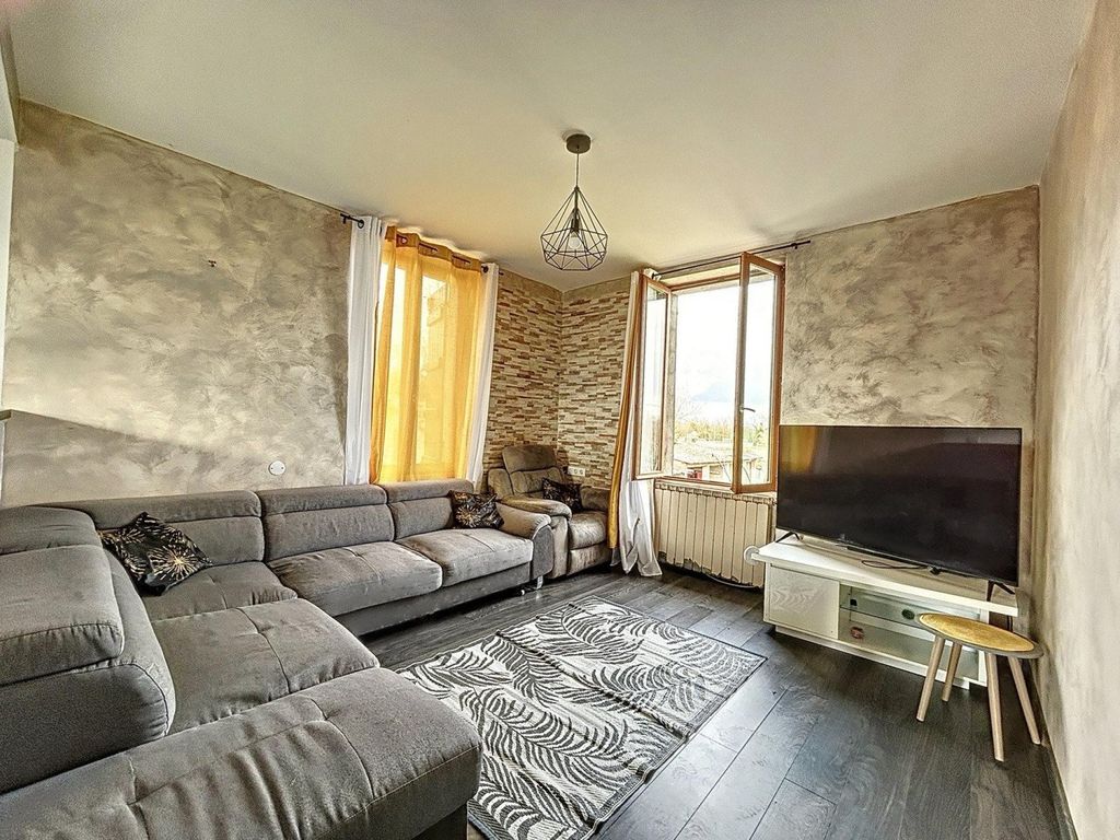 Achat maison à vendre 5 chambres 160 m² - Saint-Loup