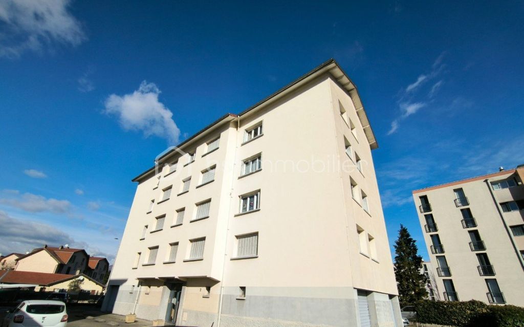 Achat appartement à vendre 4 pièces 71 m² - Saint-Martin-d'Hères