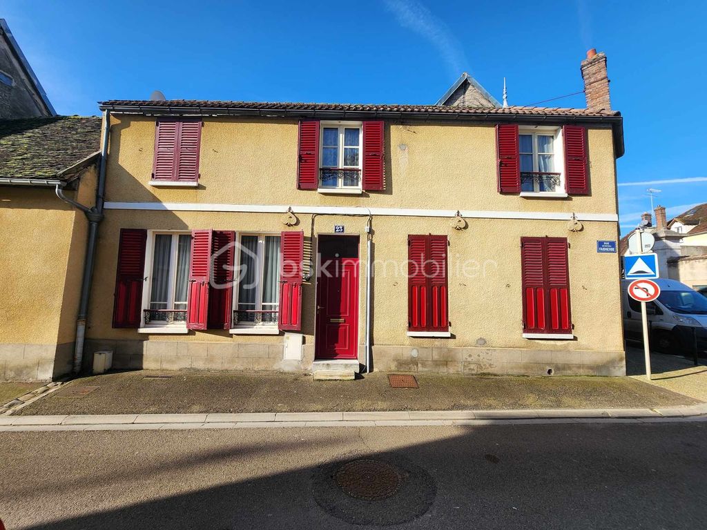 Achat maison à vendre 3 chambres 100 m² - Villeneuve-sur-Yonne