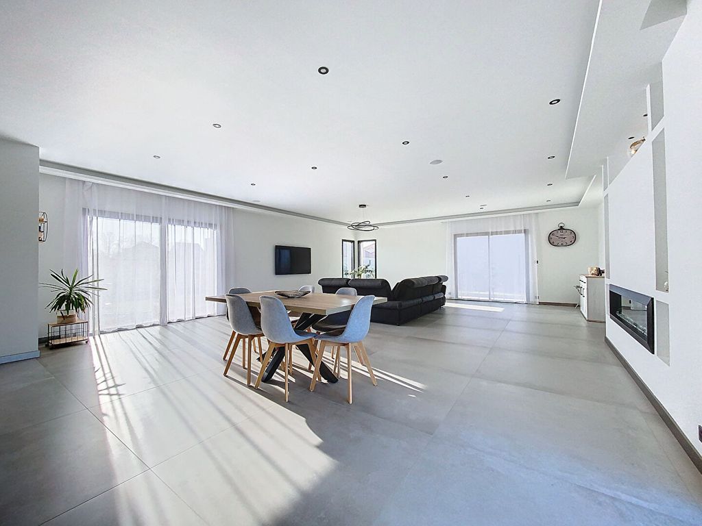 Achat maison à vendre 4 chambres 200 m² - Fauverney