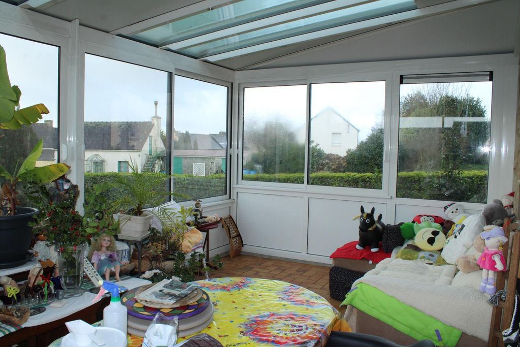 Achat maison à vendre 4 chambres 139 m² - Châteauneuf-du-Faou