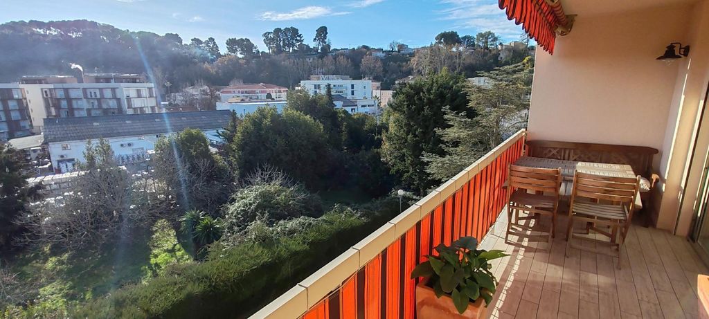 Achat appartement à vendre 3 pièces 85 m² - Cagnes-sur-Mer