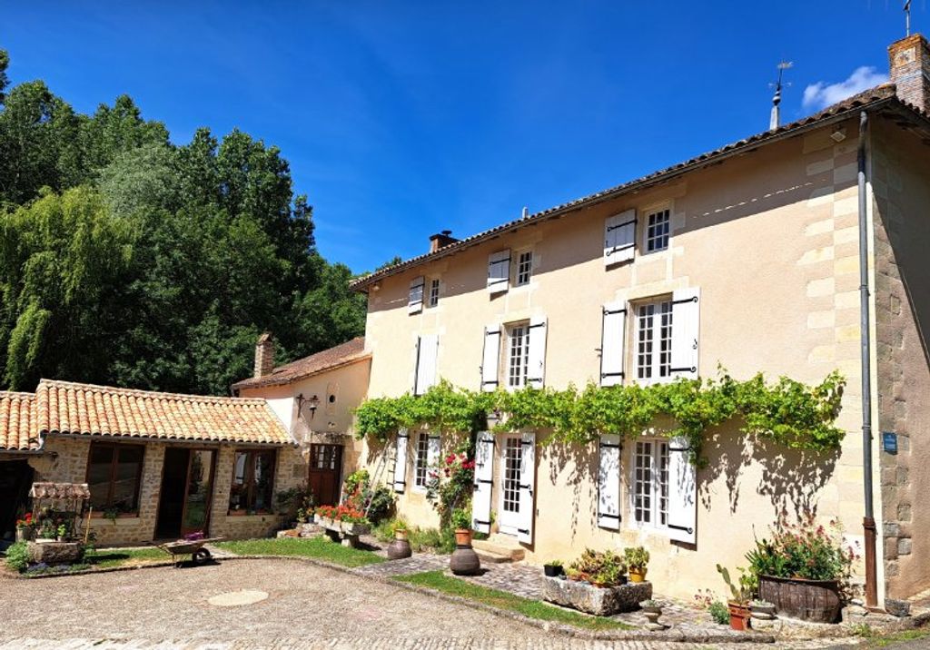 Achat maison à vendre 4 chambres 360 m² - Poitiers