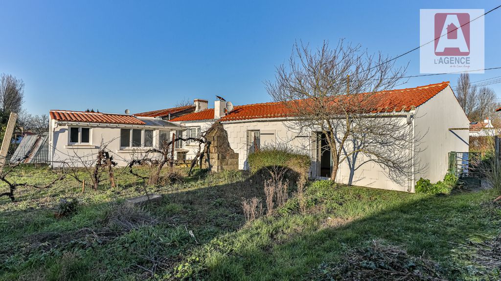 Achat maison à vendre 2 chambres 87 m² - Commequiers