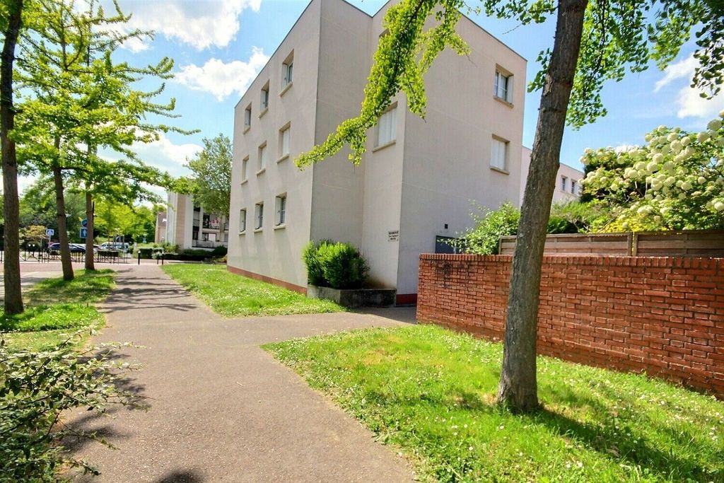 Achat appartement à vendre 4 pièces 81 m² - Montigny-le-Bretonneux