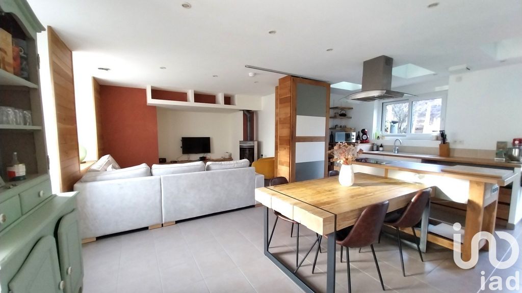 Achat maison à vendre 3 chambres 148 m² - Mézières-sur-Couesnon
