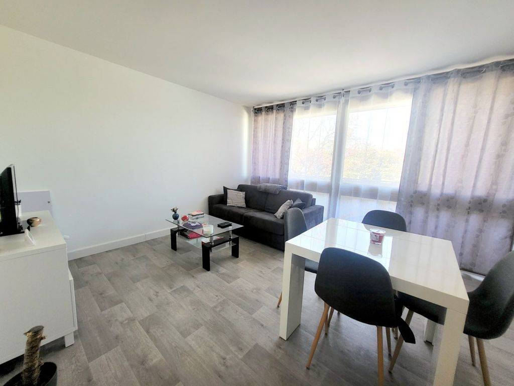 Achat appartement à vendre 2 pièces 52 m² - Chilly-Mazarin