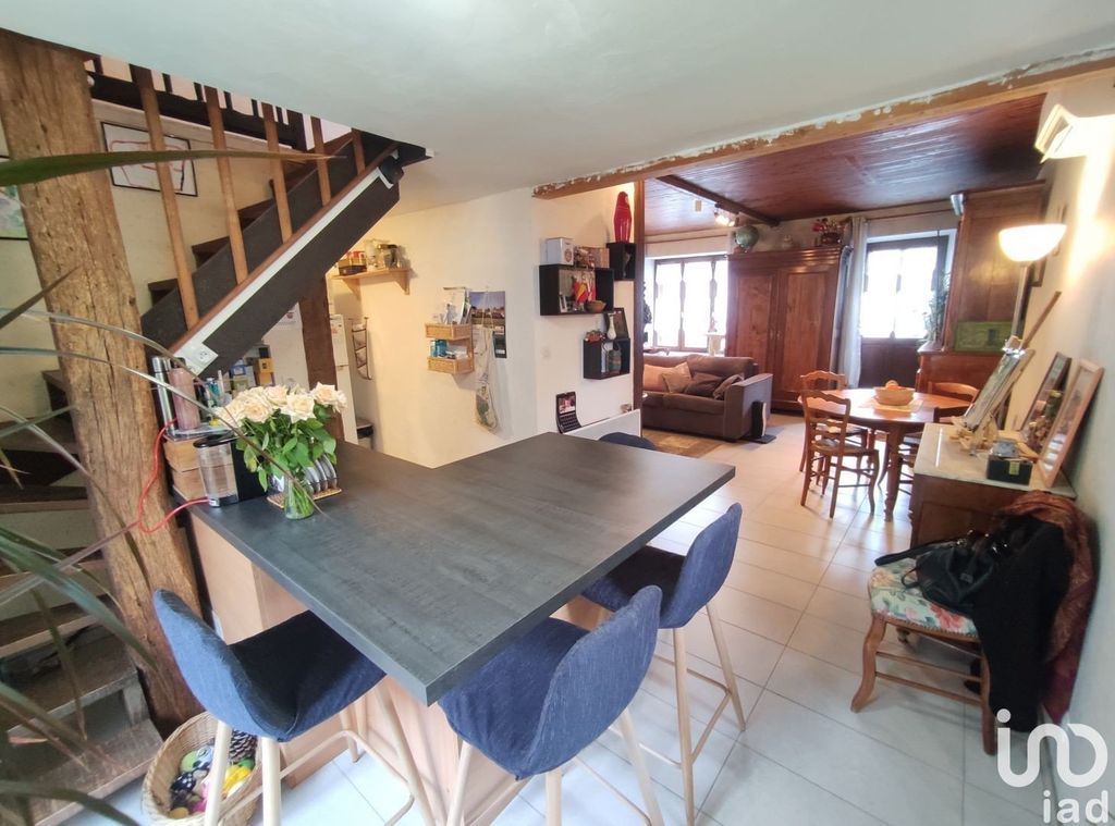 Achat maison à vendre 1 chambre 85 m² - Lussac-les-Châteaux