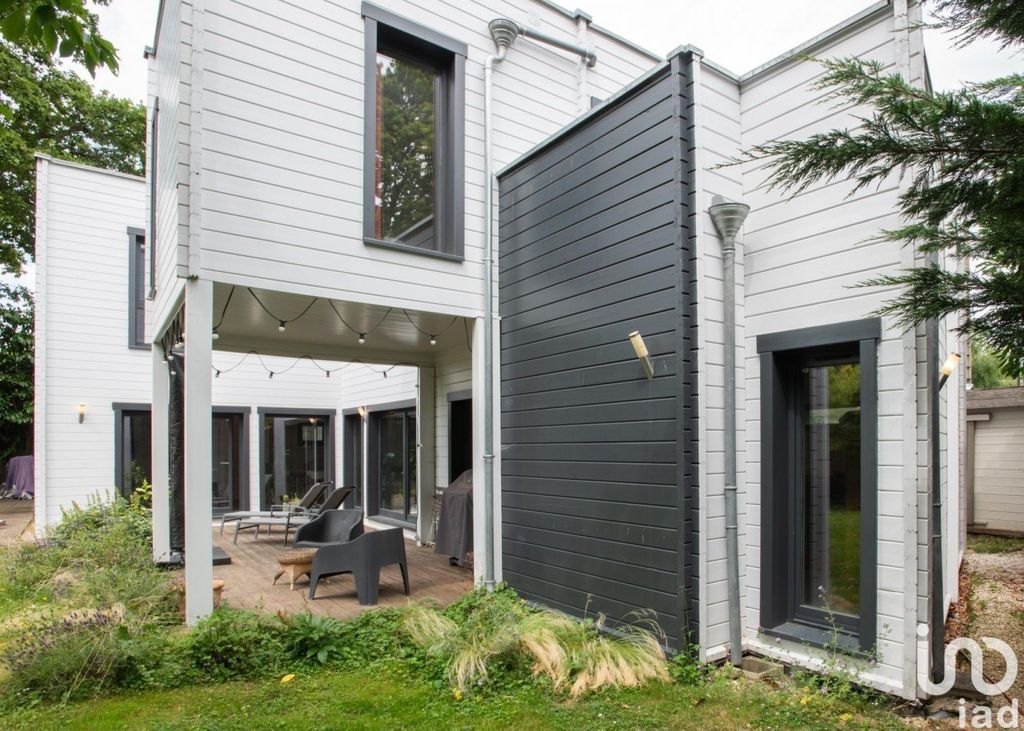 Achat maison à vendre 4 chambres 203 m² - La Celle-Saint-Cloud
