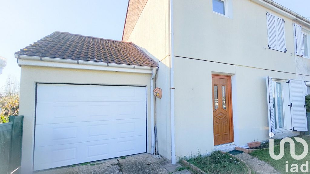 Achat maison à vendre 3 chambres 90 m² - Saint-Jean-de-la-Ruelle