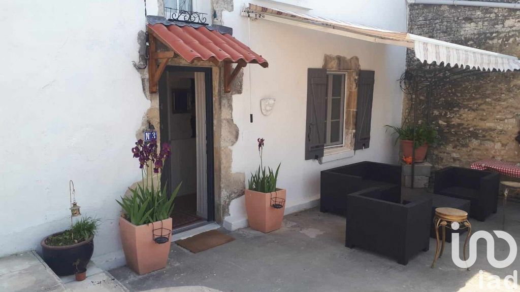 Achat maison à vendre 3 chambres 118 m² - Saint-Mandé-sur-Brédoire