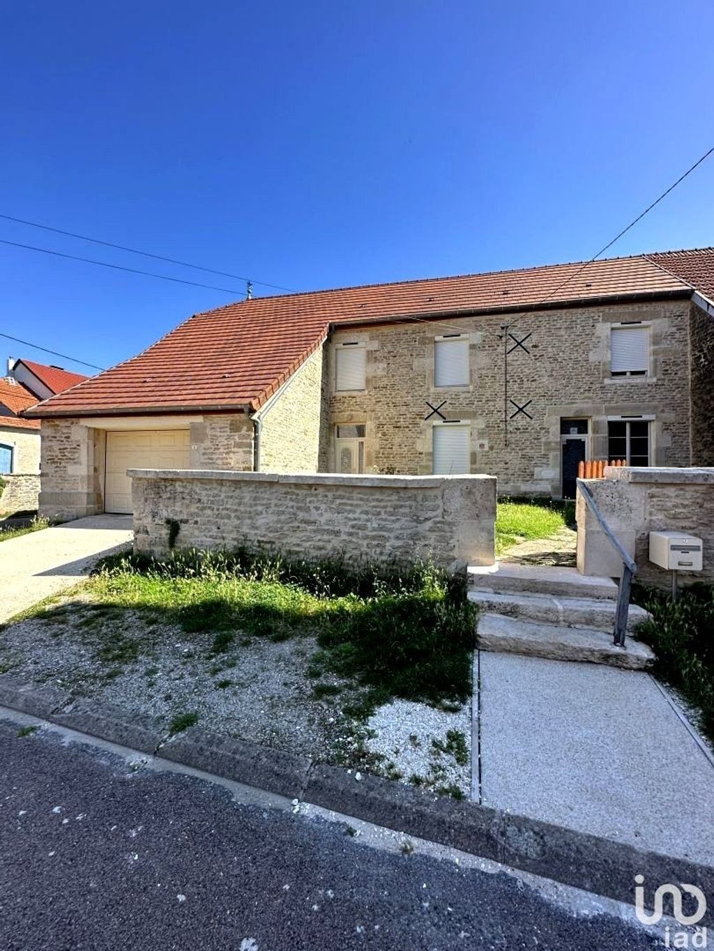 Achat maison à vendre 4 chambres 150 m² - Noyers