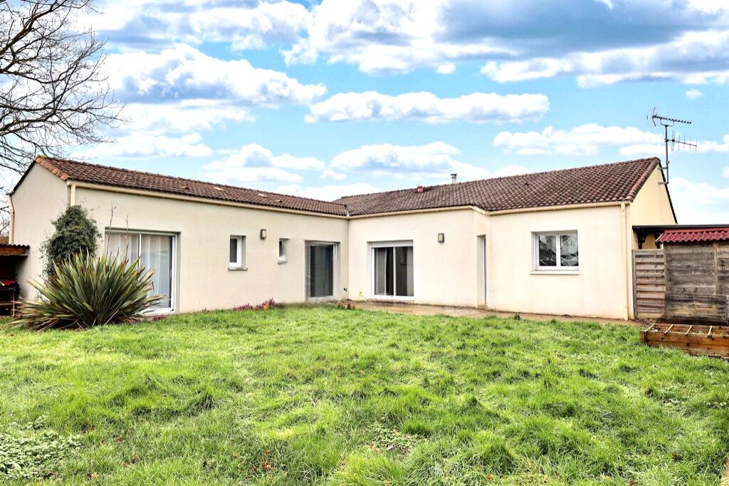 Achat maison à vendre 3 chambres 123 m² - Montaigu