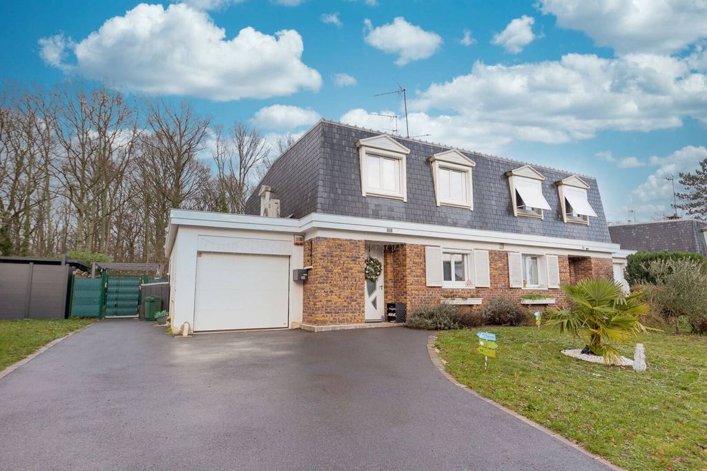 Achat maison à vendre 4 chambres 120 m² - Lésigny