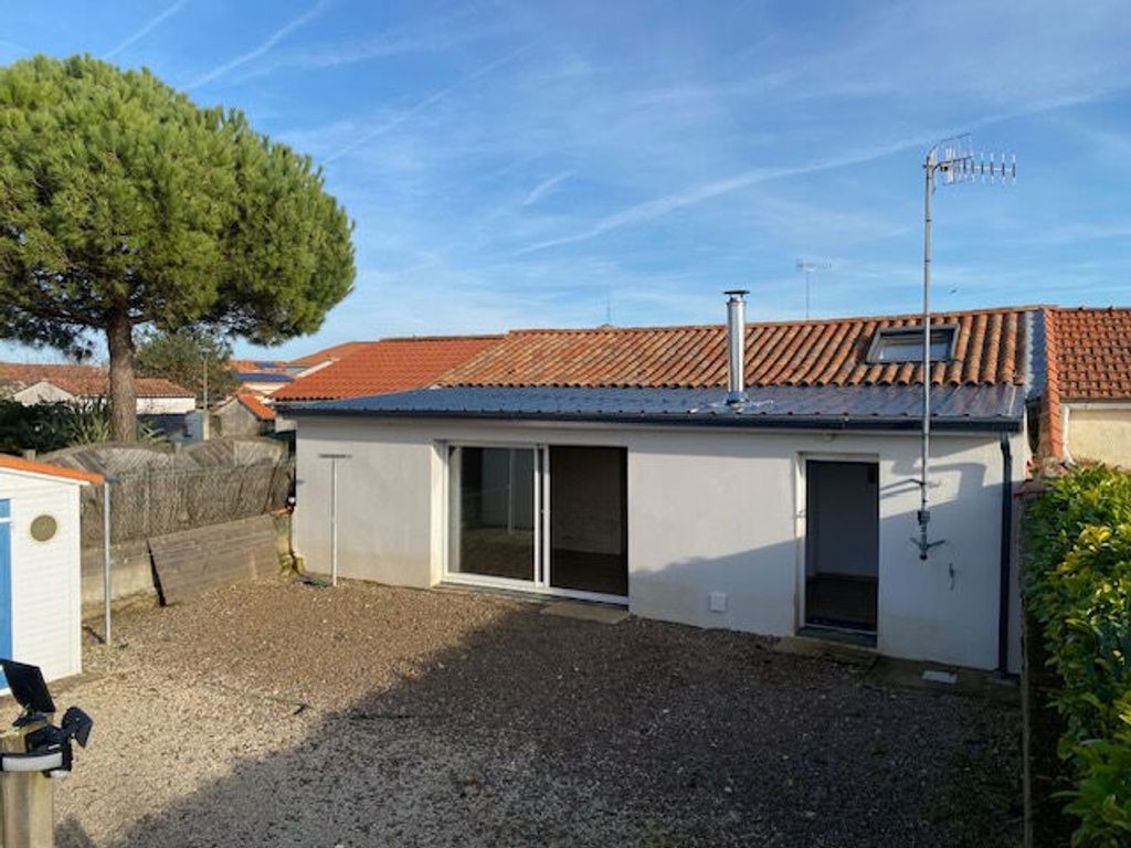 Achat maison à vendre 2 chambres 70 m² - Longeville-sur-Mer