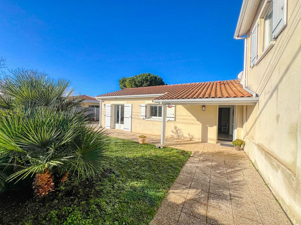 Achat maison à vendre 3 chambres 106 m² - Saint-Palais-sur-Mer