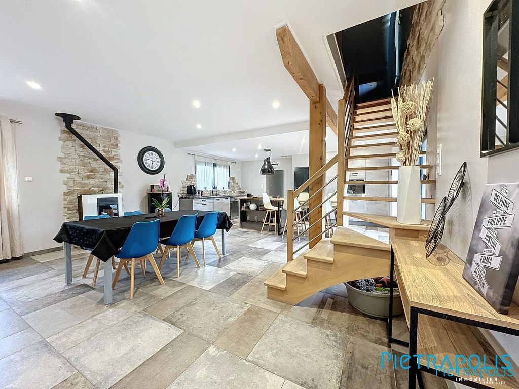 Achat maison à vendre 5 chambres 224 m² - Crêches-sur-Saône