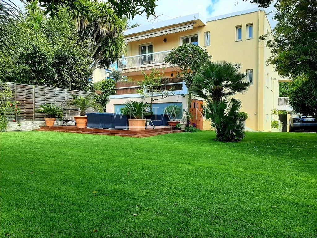 Achat maison à vendre 5 chambres 173 m² - Antibes